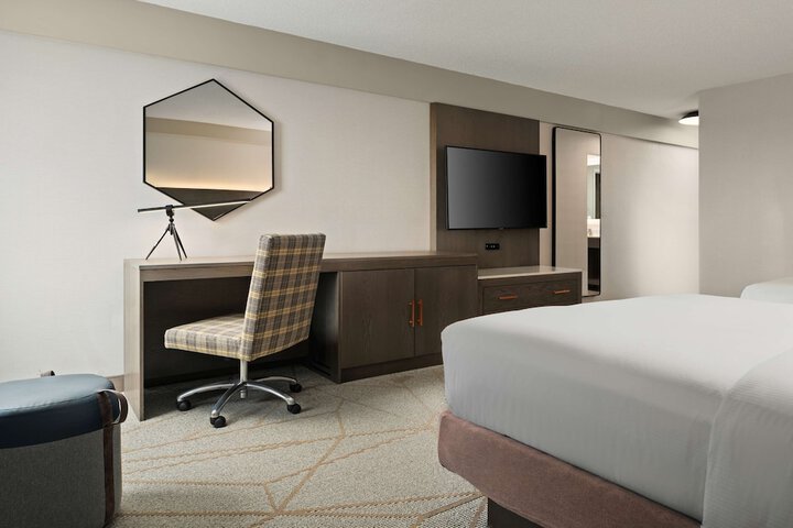 DoubleTree by Hilton Pittsburgh Airport