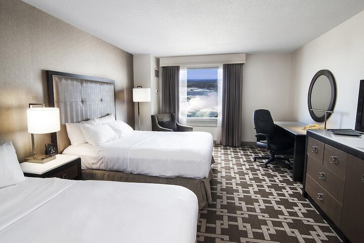 Hilton Niagara Falls / Fallsview Hotel & Suites