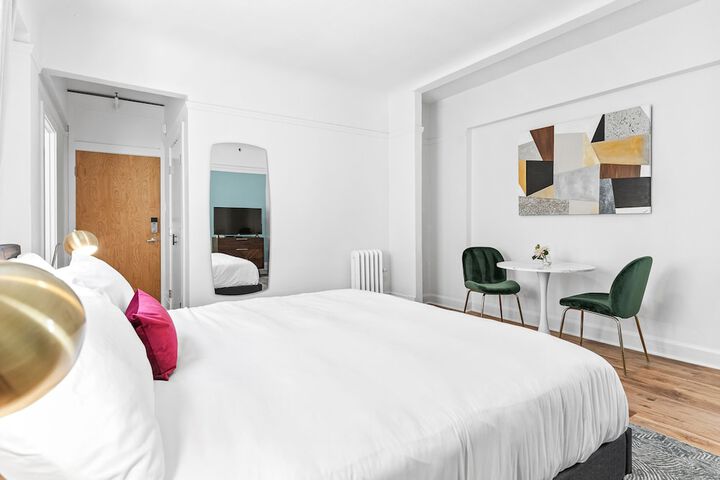 Room 30 of 47