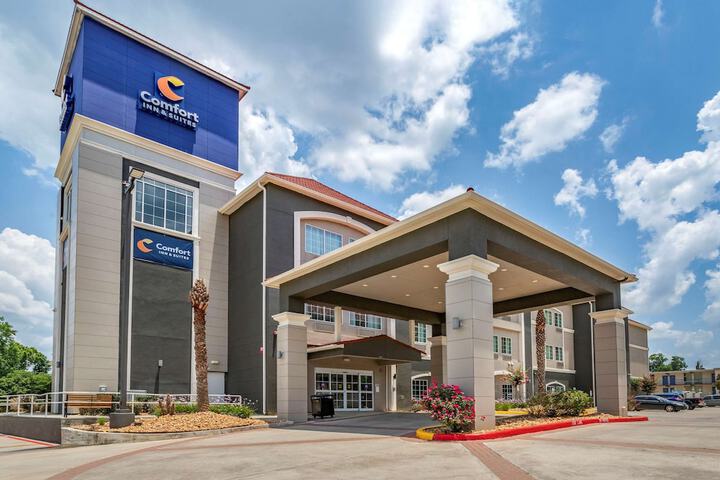 Comfort Inn & Suites Cleveland TX