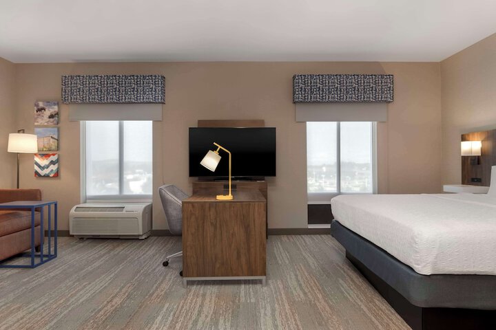 Room 6 of 35