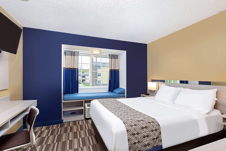 Room 16 of 27