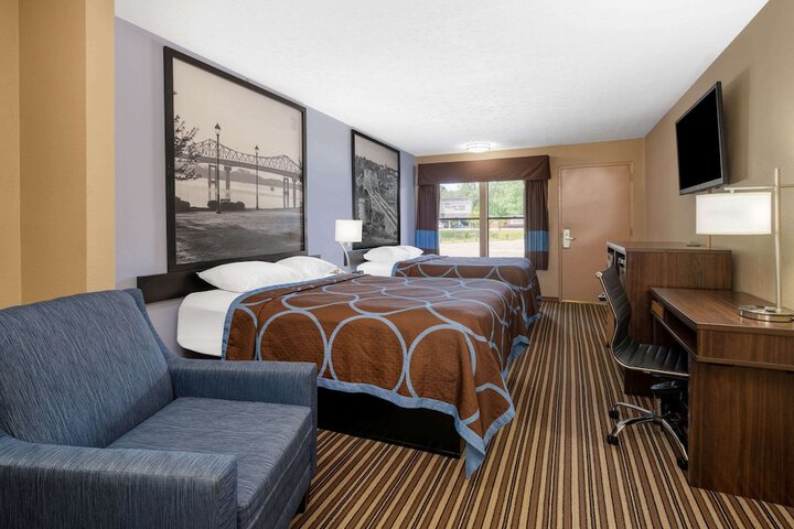 Room 11 of 24