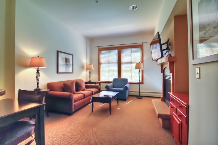 Zephyr Mountain Lodge