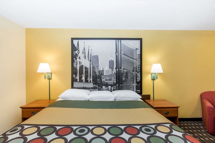 Room 10 of 13
