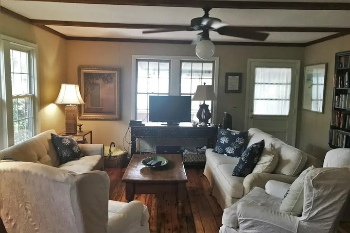 Decked Out 4 Br Home