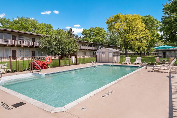 Pool 8 of 29