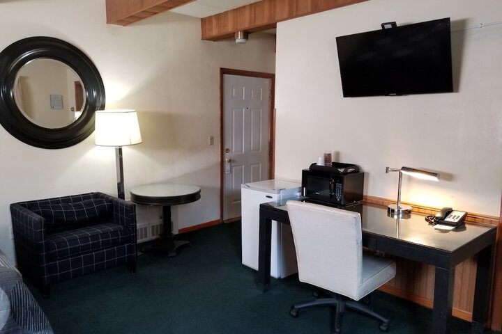 Room 10 of 24