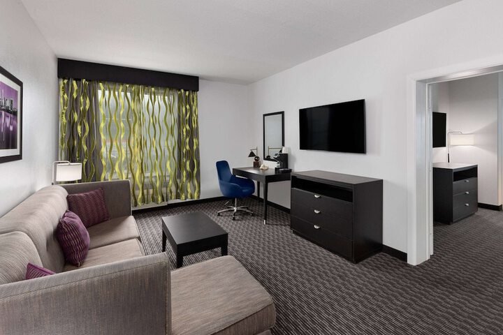 Room 36 of 59