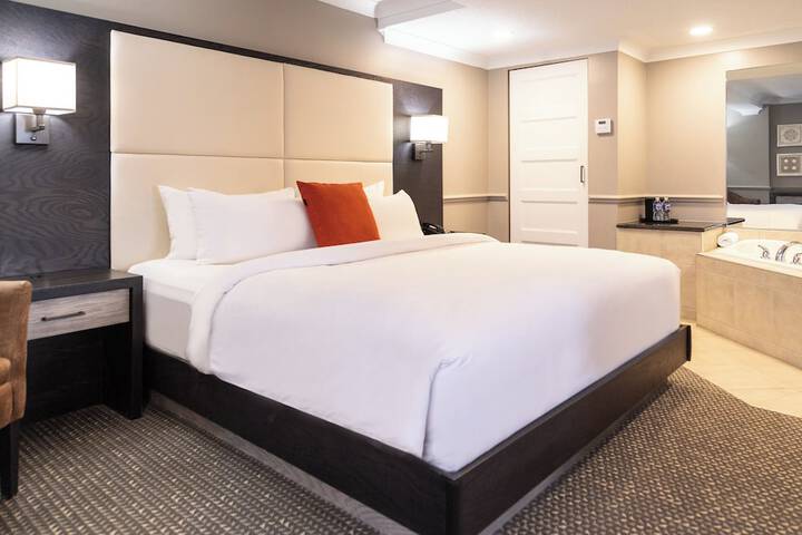 Crowne Plaza Fredericton-Lord Beaverbrook by IHG