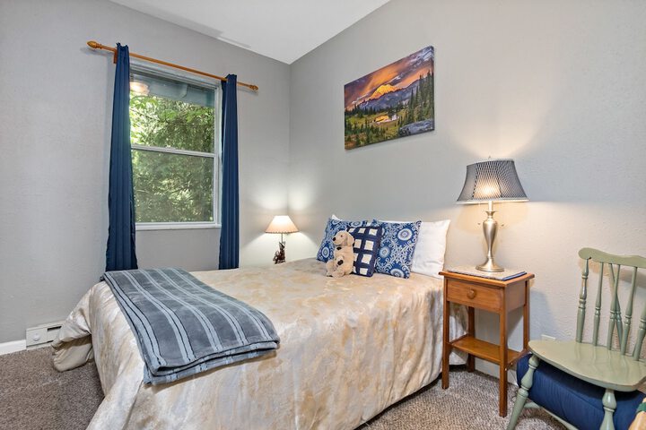 Mountain Meadows Inn