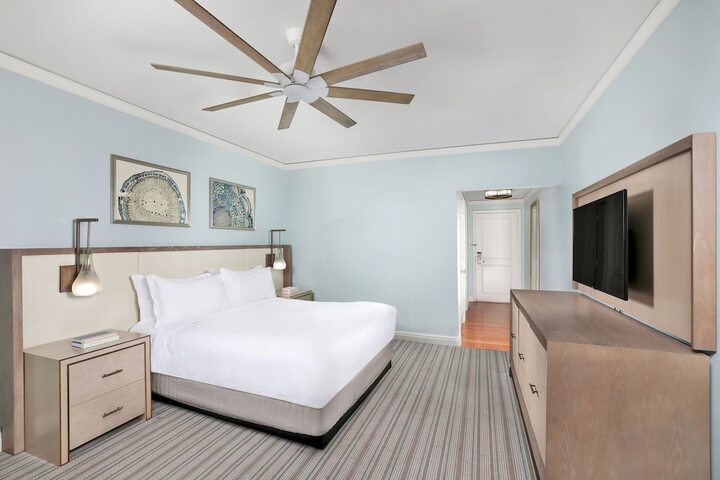 Room 47 of 122