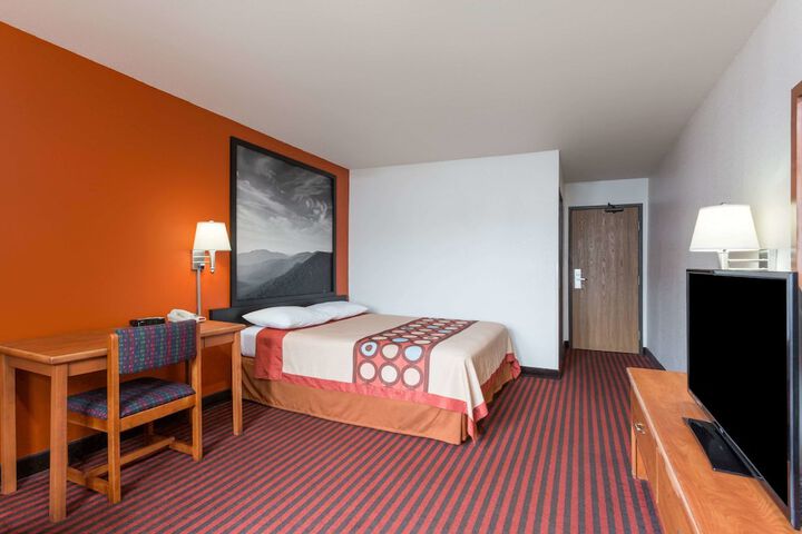 Room 7 of 13