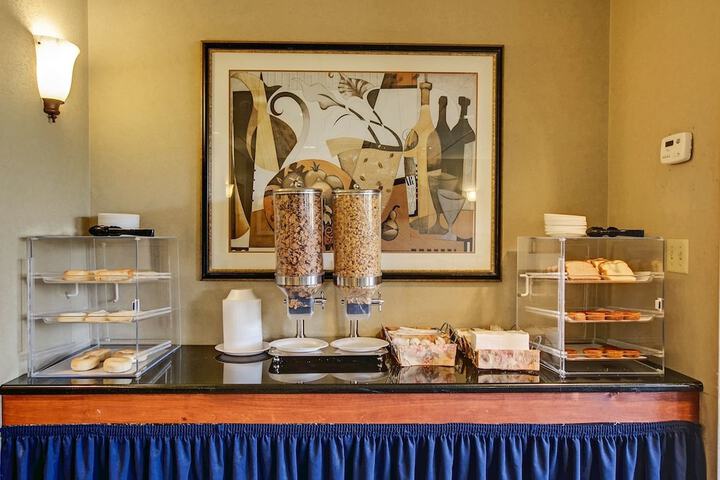 Breakfast/Coffee Service 20 of 23