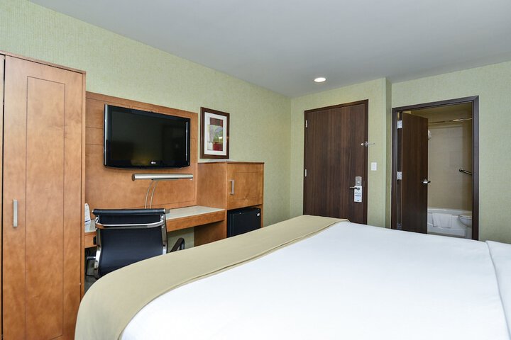 Room 17 of 29