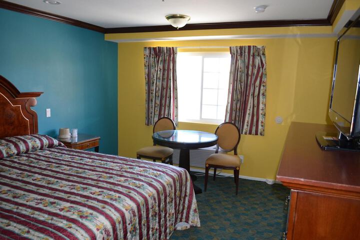 Room 21 of 33