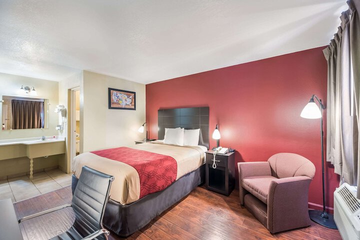 Room 15 of 37