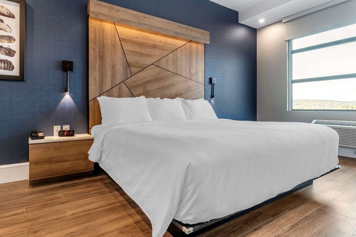 Room 48 of 65