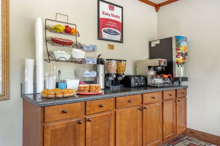 Breakfast/Coffee Service 29 of 31