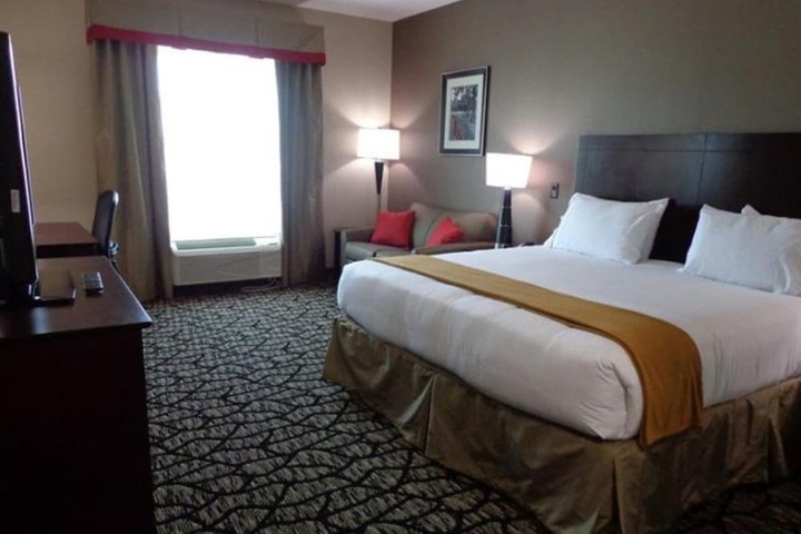 Room 21 of 38