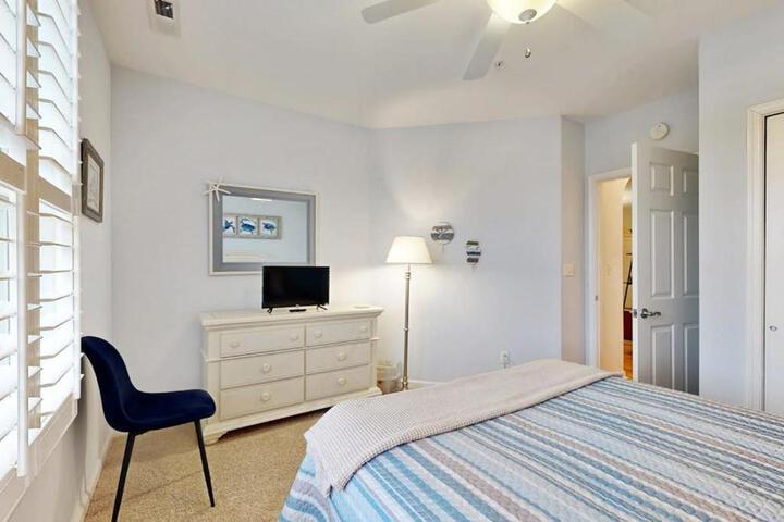 Bayside Resort --- 31574 Winterberry Pkwy Unit 305B