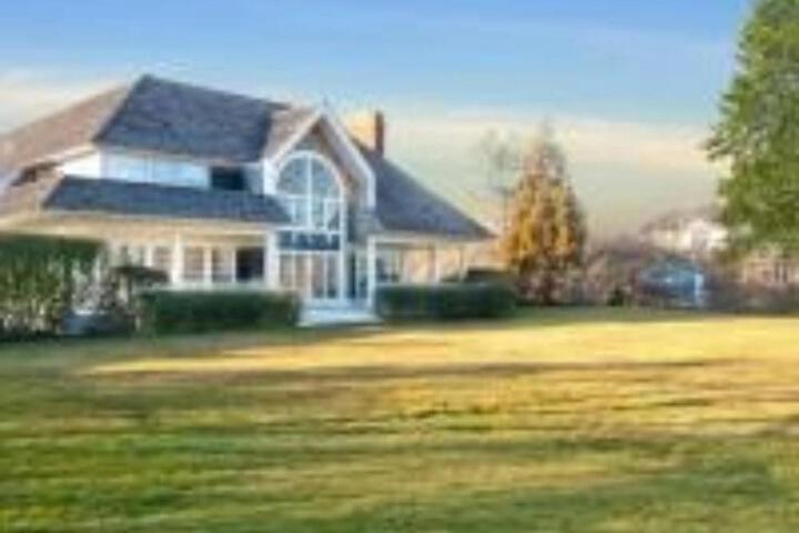 Villa Victoria - Cozy Hamptons Villa