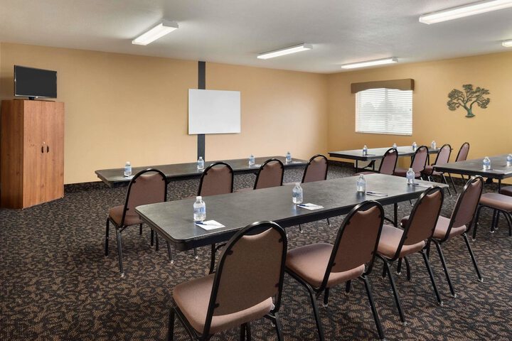 Travelodge by Wyndham Missouri Valley