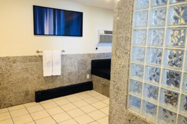 Town Line Motel