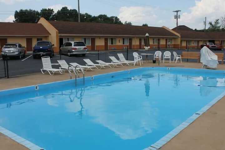 Pool 4 of 15
