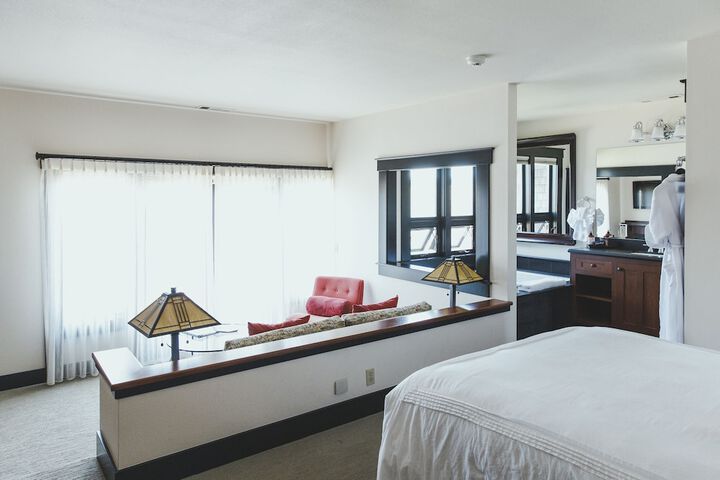 Room 30 of 147