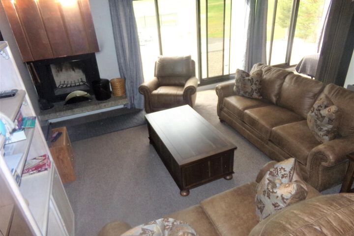 Snowflake 1 Bed plus Den 2 Bath