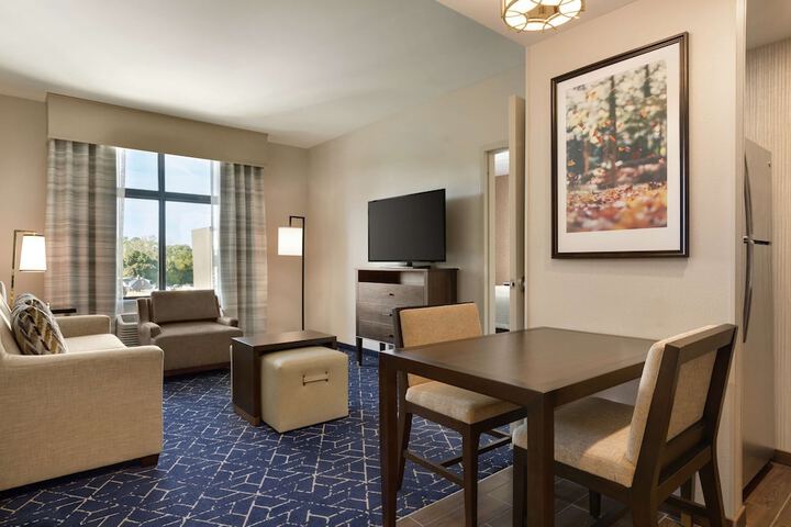 Room 33 of 48
