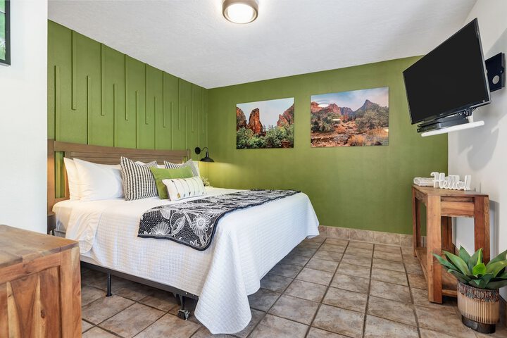 Room 43 of 60