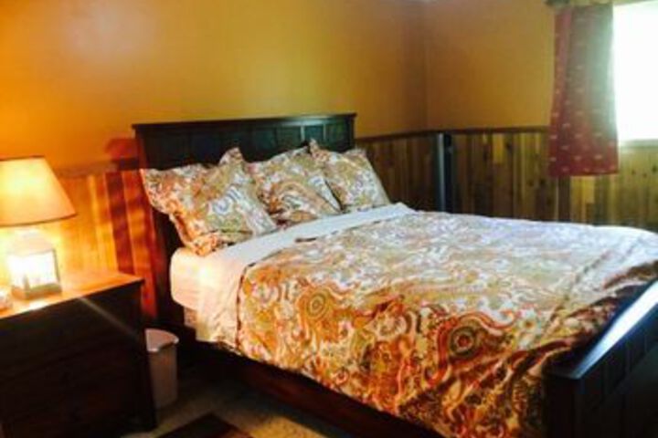 Fairbanks Moose Manor B & B