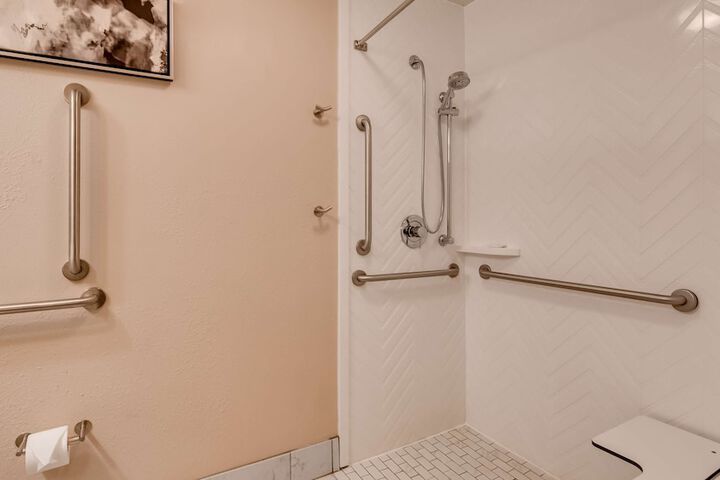 Room 21 of 27