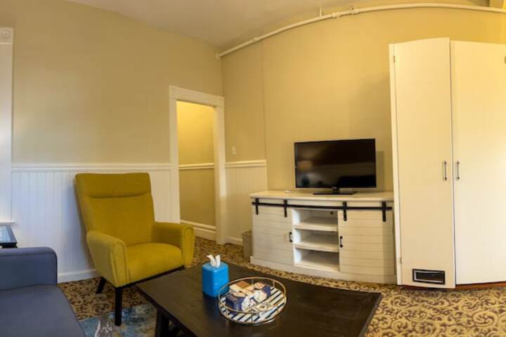 Room 35 of 48