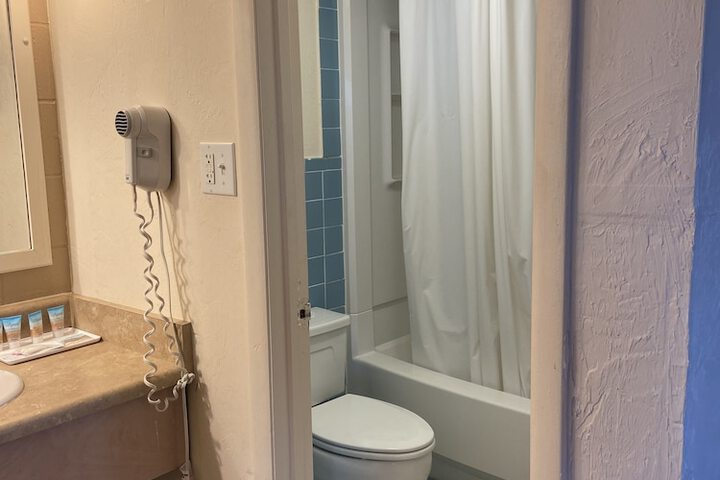Room 35 of 73