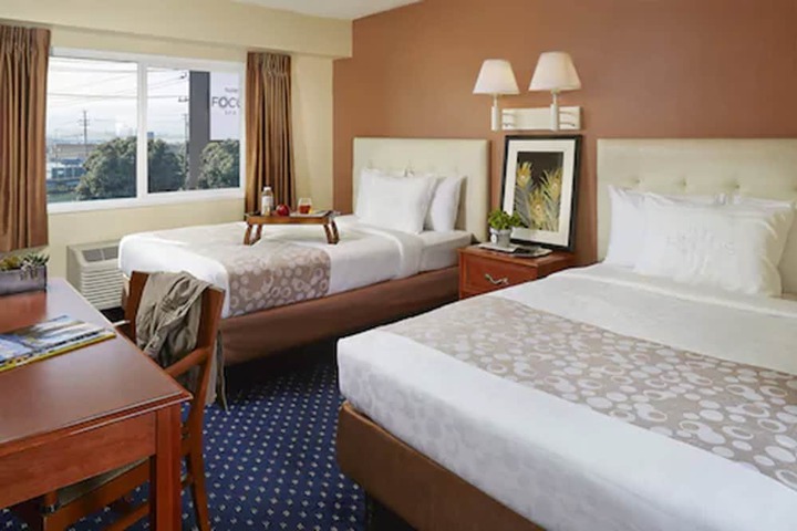 Room 5 of 33