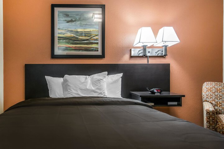 Room 28 of 35