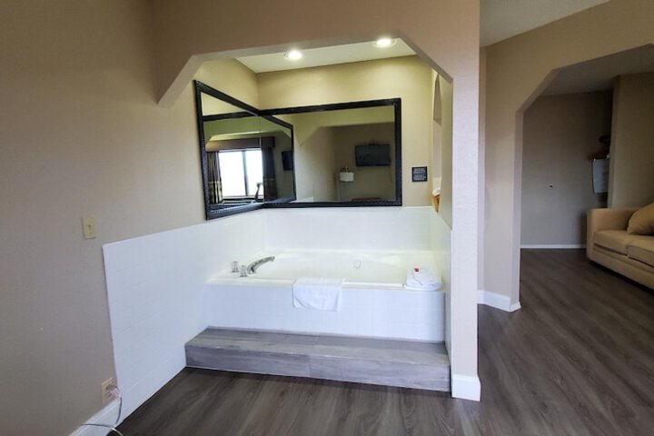 Super 8 by Wyndham Paris
