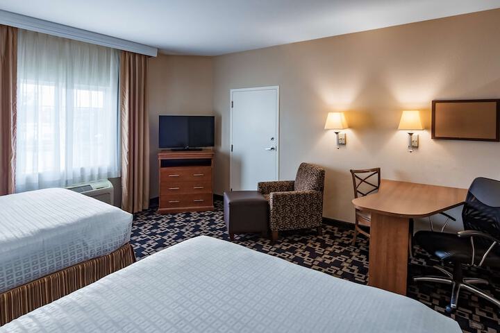 Best Western Plus Wausau / Rothschild Hotel