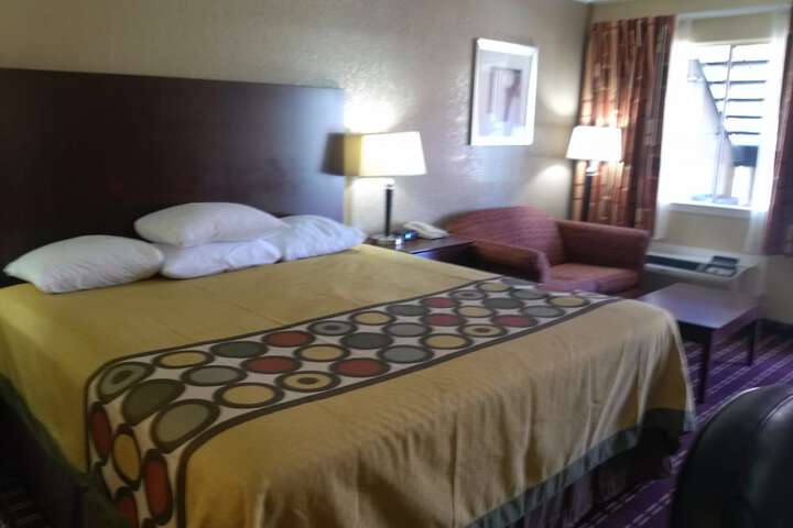 Room 17 of 24
