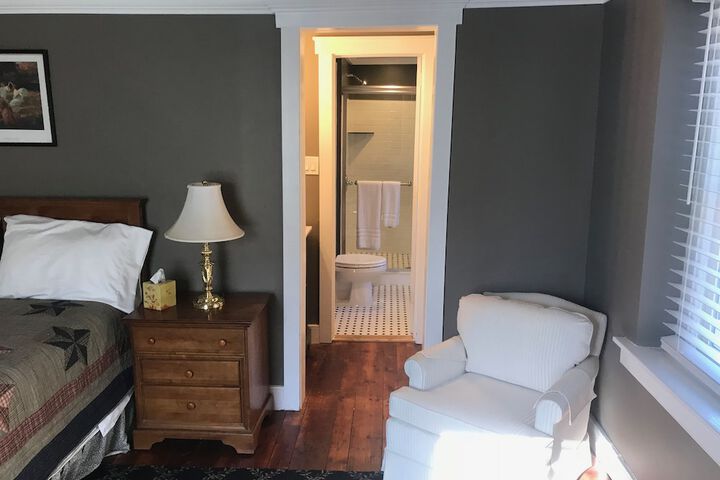 Room 28 of 64