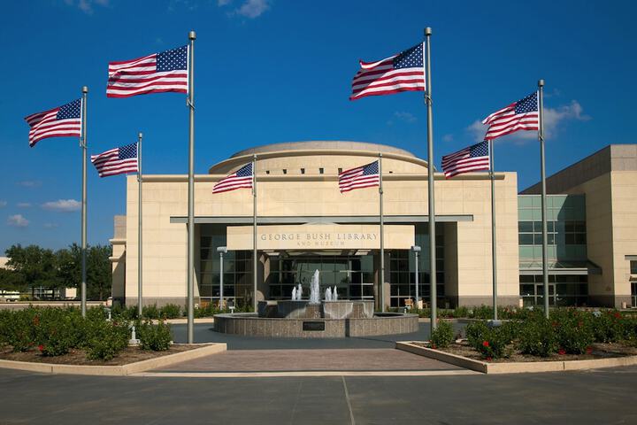 Holiday Inn Express & Suites Bryan - College Station by IHG