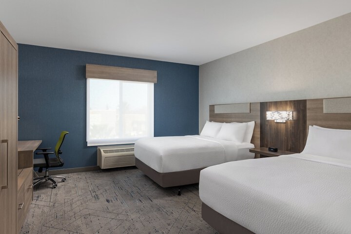 Room 36 of 60