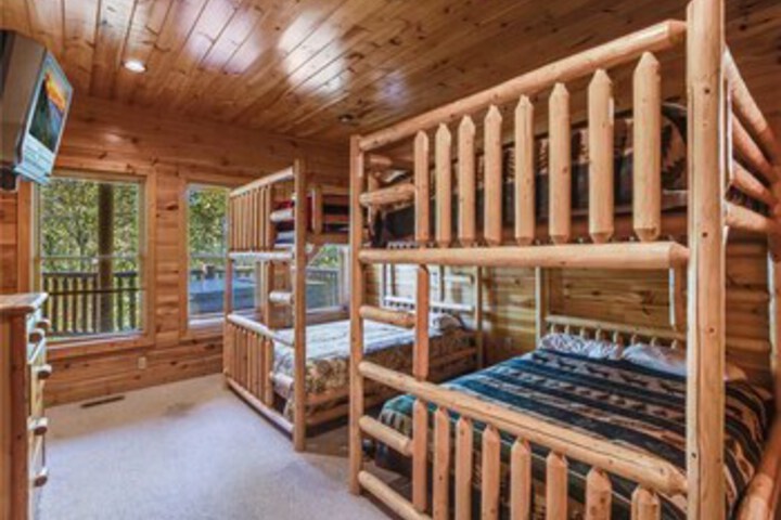 Big Bear Lodge Five Bedroom Home