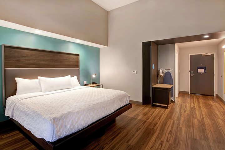 Tru by Hilton Oxford