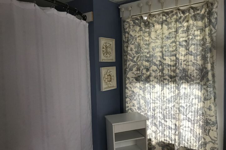 Room 43 of 62