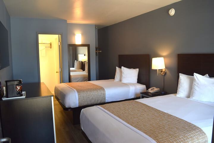Room 6 of 17