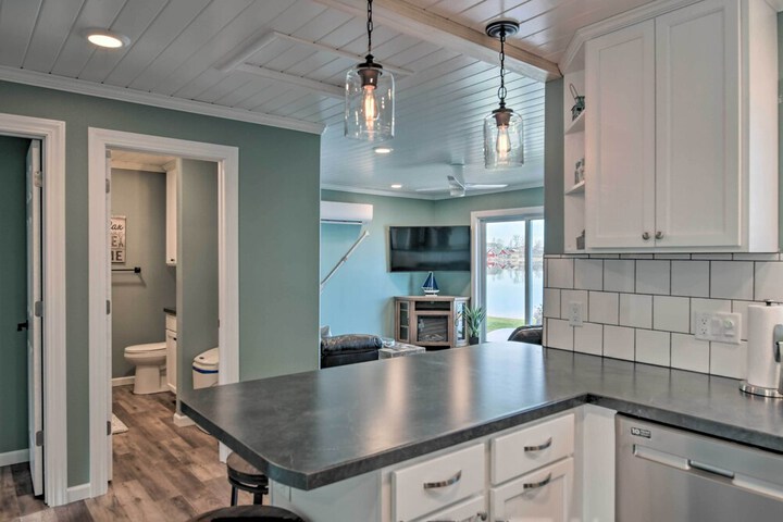 The Lakefront Home - 5 Minutes From Detroit Lakes!